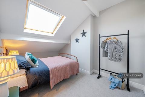 3 bedroom maisonette to rent, Hookstone Road, Harrogate, HG2