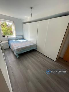 3 bedroom flat to rent, Central Court, Salford, M3