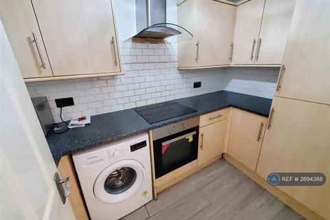 2 bedroom flat to rent, Albert Road, Bournemouth, BH1