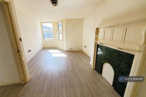 2 bedroom flat to rent, Albert Road, Bournemouth, BH1