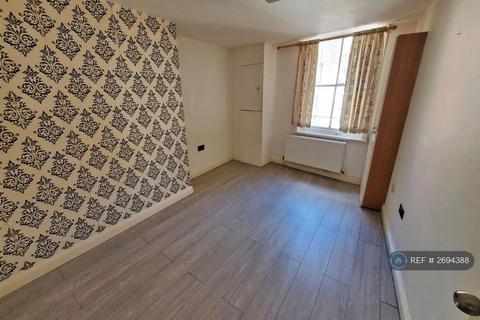 2 bedroom flat to rent, Albert Road, Bournemouth, BH1