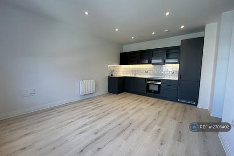 2 bedroom flat to rent, Ashwood House, Camberley, GU15