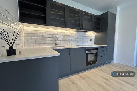2 bedroom flat to rent, Ashwood House, Camberley, GU15