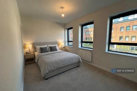 2 bedroom flat to rent, Ashwood House, Camberley, GU15