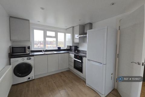3 bedroom flat to rent, Great Cambridge Rd, London, EN1