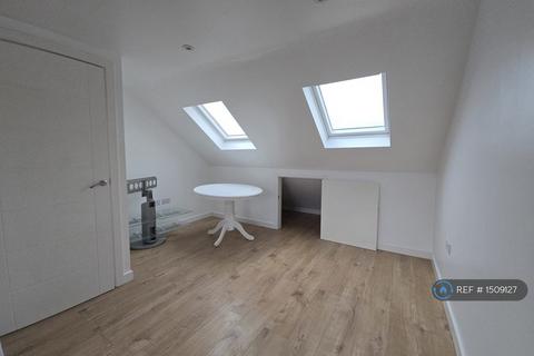 3 bedroom flat to rent, Great Cambridge Rd, London, EN1