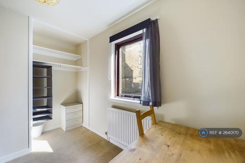 3 bedroom flat to rent, Sienna Gardens, Edinburgh, EH9