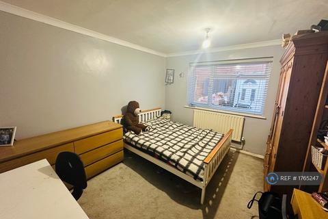 undefined, Leagrave High Street, Luton, LU4