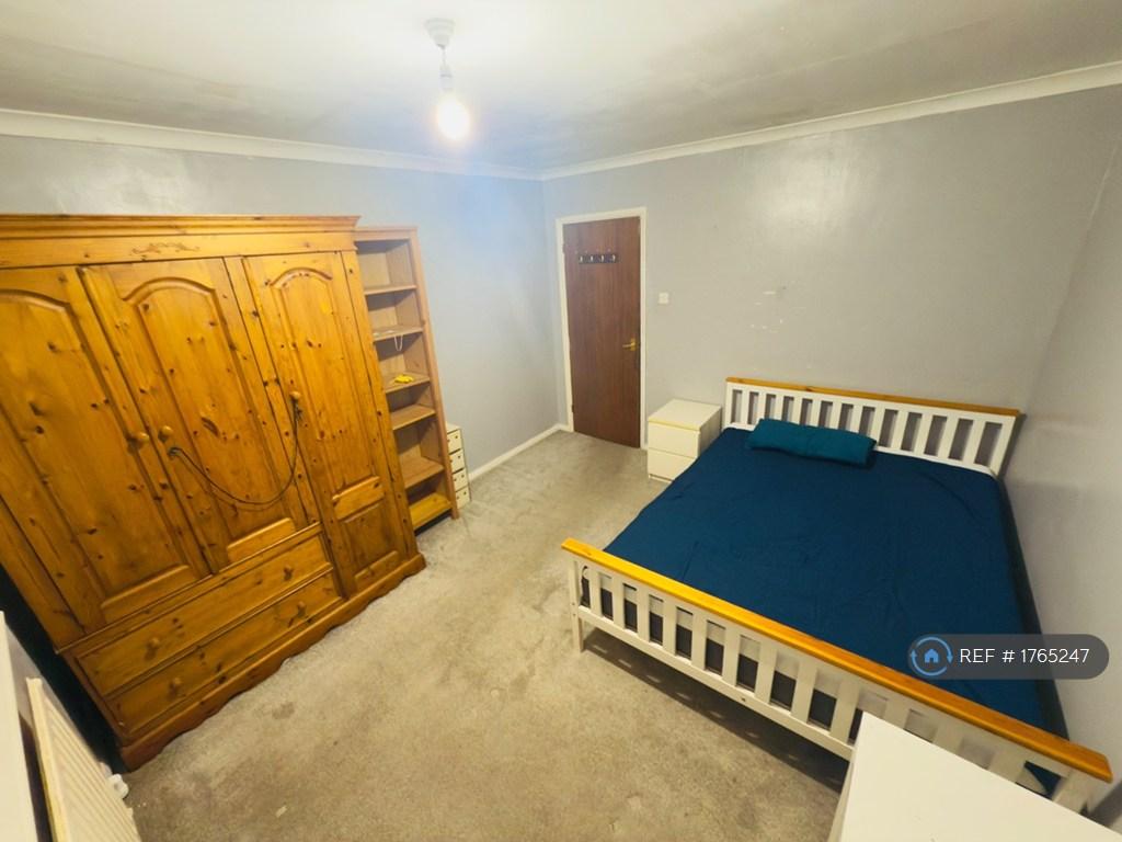 Room 2 Furnished King Bed