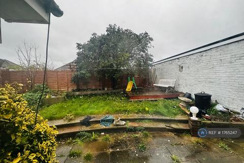 1 bedroom in a house share to rent, Leagrave High Street, Luton, LU4