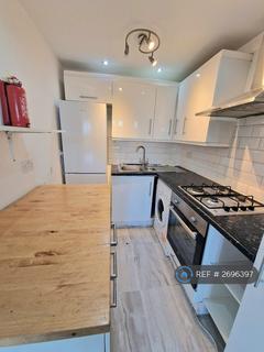 3 bedroom flat to rent, Morden Road, London, SW19