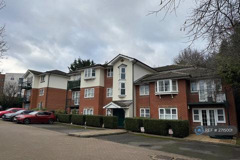 1 bedroom flat to rent, Gloucester Court, Denham, Uxbridge, UB9