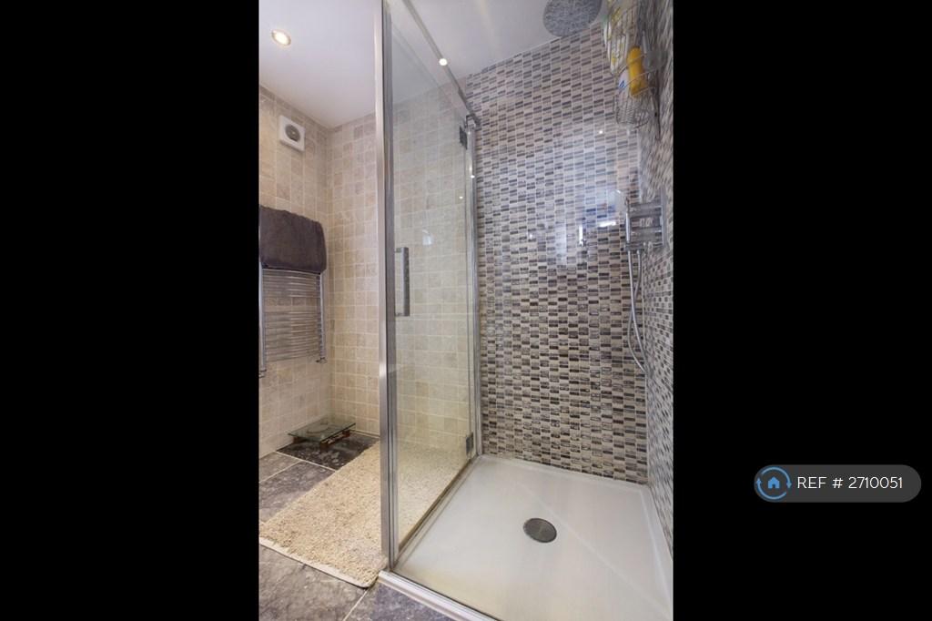 Bathroom Next To Bedroom