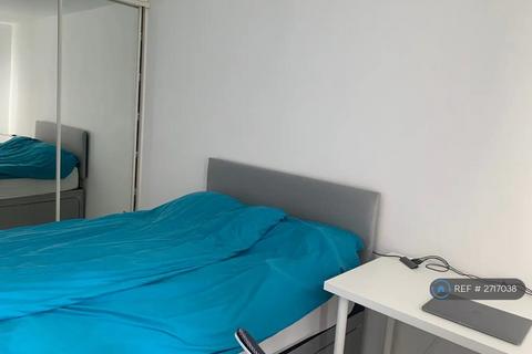 1 bedroom flat to rent, Viewcraig Gardens, Edinburgh, EH8