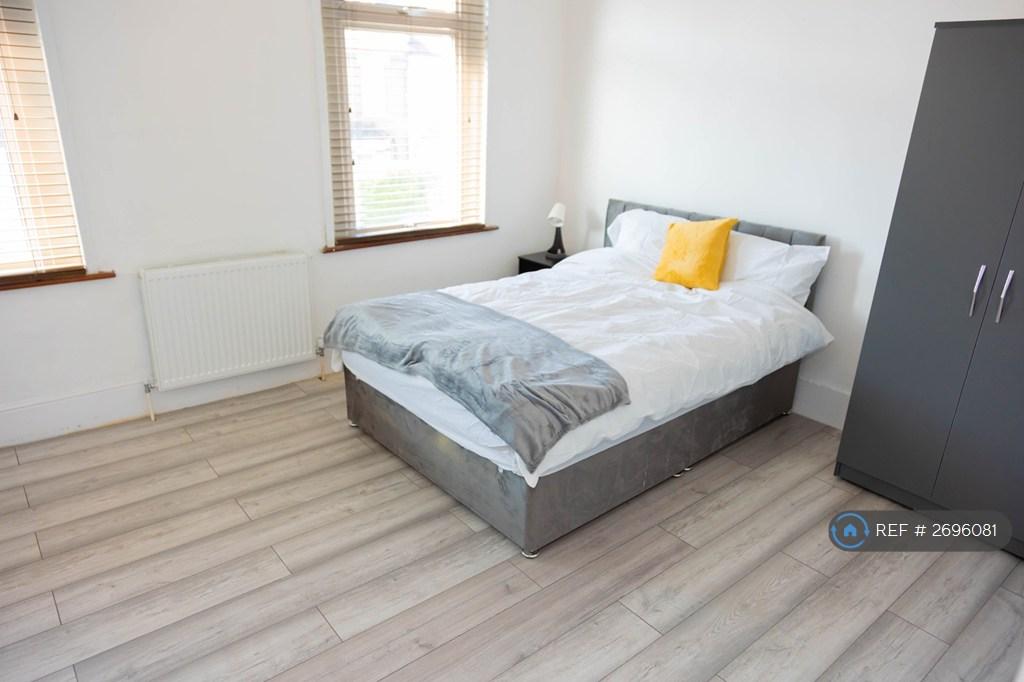 Bedroom 2 (Double)