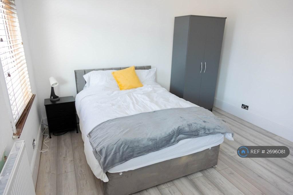 Bedroom 2 (Double)