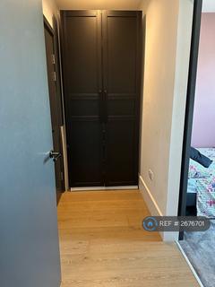 1 bedroom in a flat share to rent, London, London, CR0
