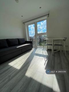 1 bedroom flat to rent, Falcon Way, London, E14