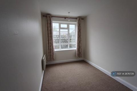 2 bedroom flat to rent, Crendon Street, High Wycombe, HP13