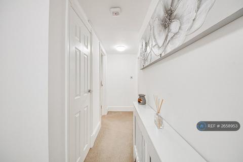 2 bedroom flat to rent, Westcliffe Road, Southport, PR8