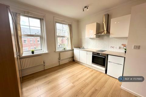 1 bedroom in a house share to rent, Beaufort Road, Kingston Upon Thames, KT1