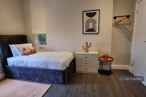 Studio to rent, Crescent Road, Bournemouth, BH2
