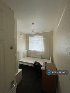 3 bedroom semi-detached house to rent, Dennison Ave, Manchester, M20