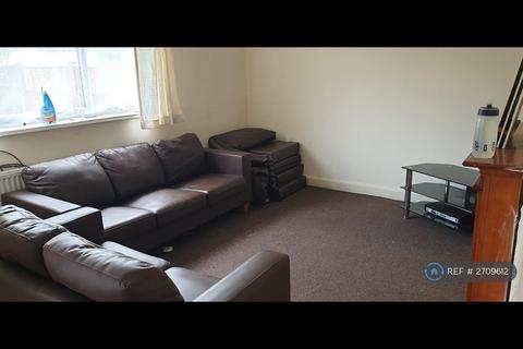 3 bedroom semi-detached house to rent, Dennison Ave, Manchester, M20