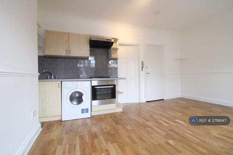 1 bedroom flat to rent, First Floor, London, SW6