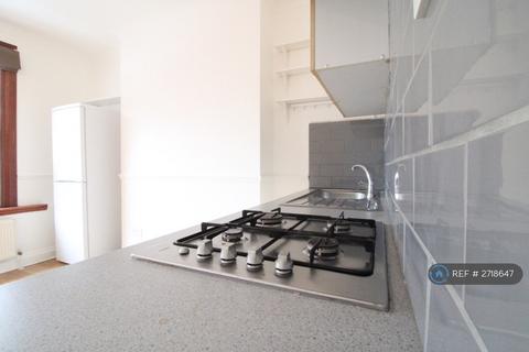 1 bedroom flat to rent, First Floor, London, SW6