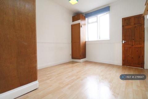 1 bedroom flat to rent, First Floor, London, SW6