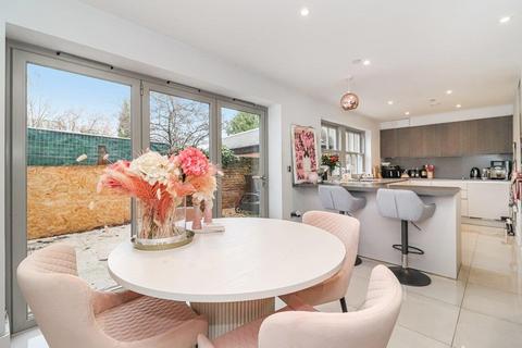 3 bedroom terraced house to rent, Windsor End, Beaconsfield, Buckinghamshire, HP9