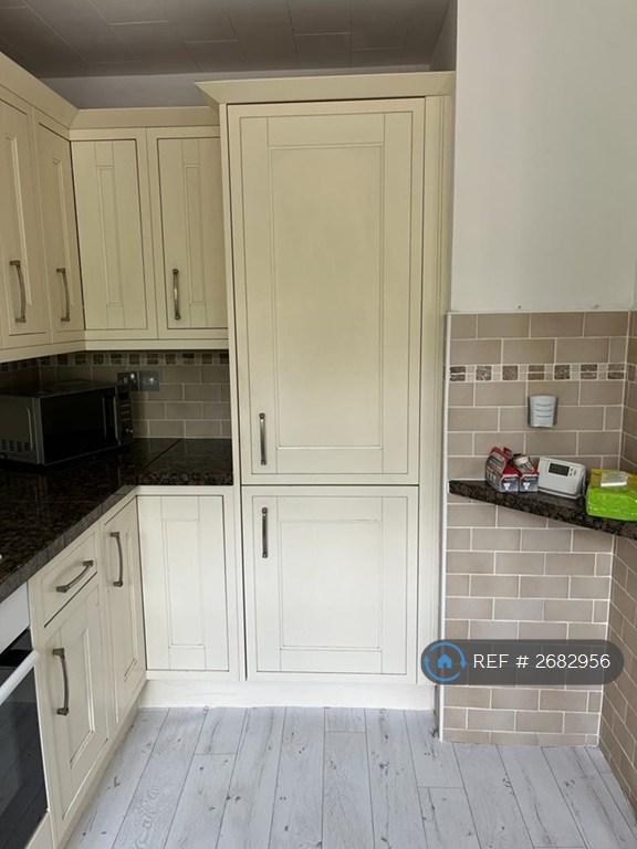 Kitchen Fridge /Freezer