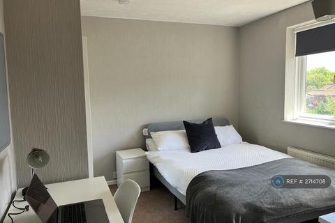 4 bedroom semi-detached house to rent, Nasmith Road, Norwich, NR4