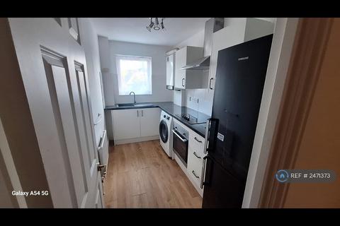 1 bedroom in a flat share to rent, Bromley, Bromley, BR2