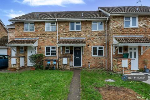3 bedroom terraced house to rent, Wheelers Hill, Hook, RG27