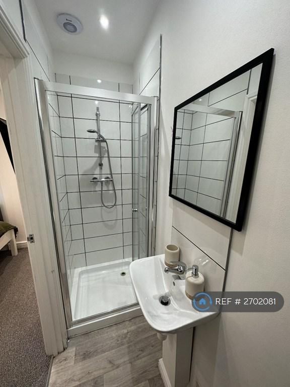 Room 2 En-Suite