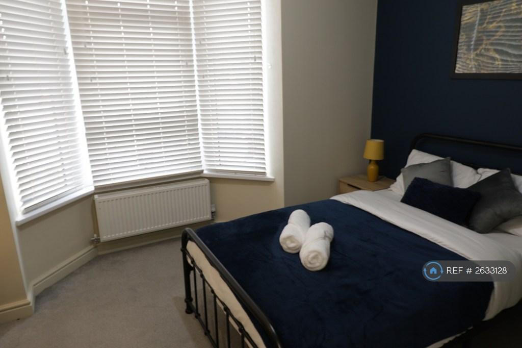 Ensuite 6 room 3