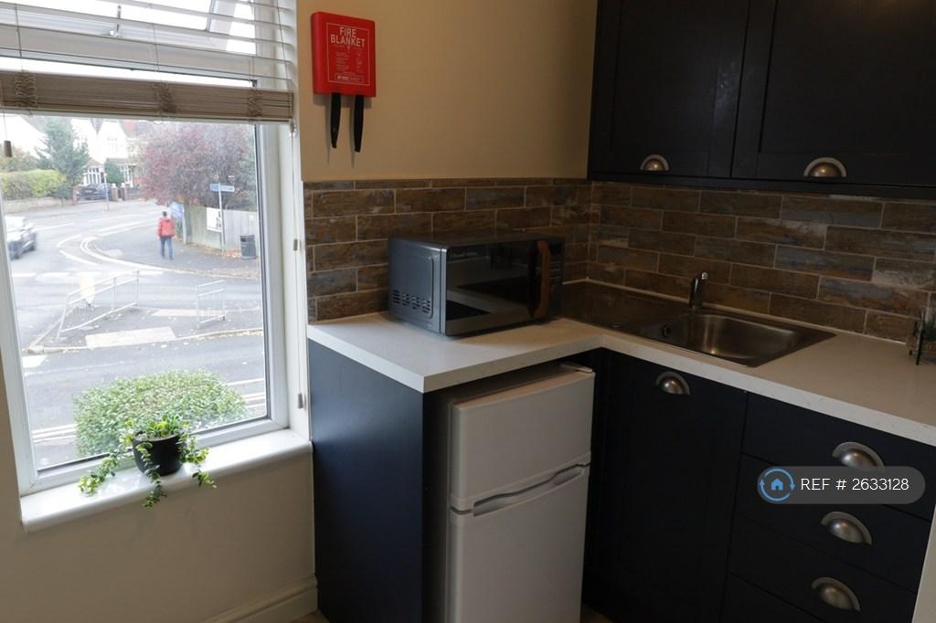 Studio 2 Room kitchen