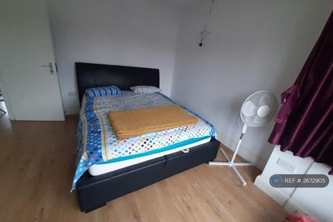4 bedroom semi-detached house to rent, Harley Road, Harrow, HA1