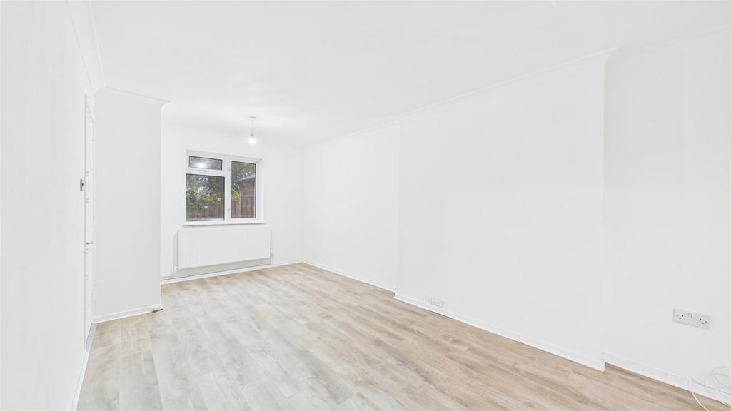 CAM05136 G0-PR0174-STILL003.jpg