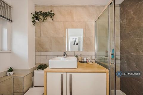 1 bedroom flat to rent, Macclesfield House, London, EC1V