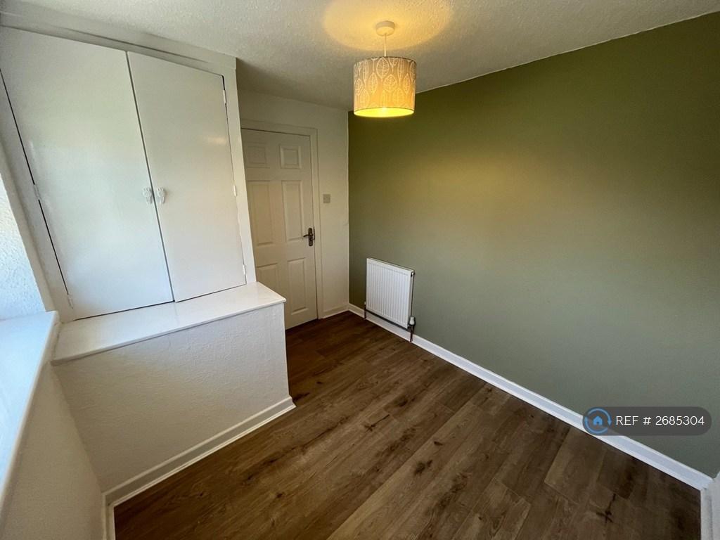 Guest Bedroom b