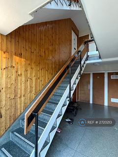 2 bedroom flat to rent, Heston, Hounslow, TW5