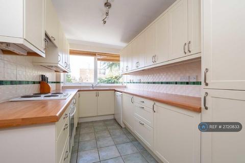 2 bedroom flat to rent, Patcham Court, Sutton, SM2