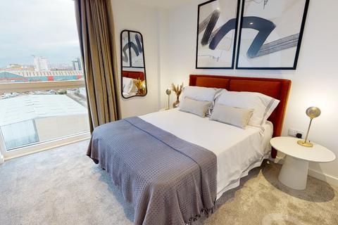 2 bedroom flat to rent, Dumballs Road