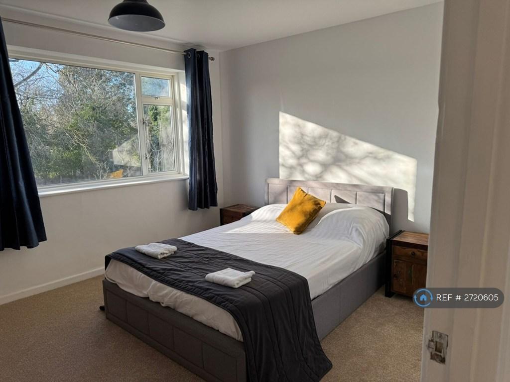 2nd Bedroom