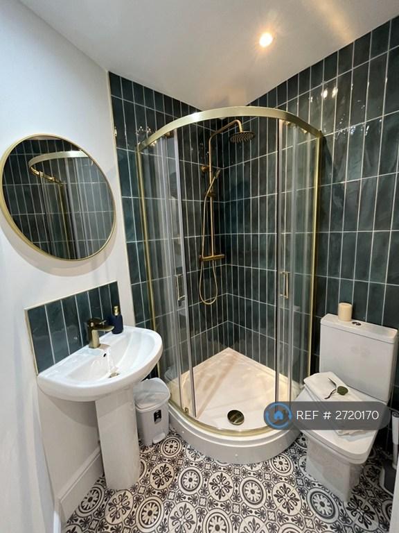 Room 5 En-Suite