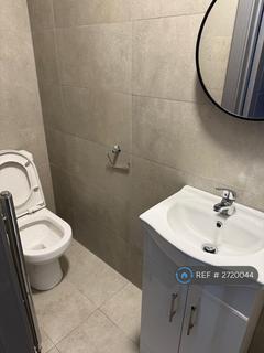 1 bedroom in a house share to rent, Maxwell Road, West Drayton, UB7