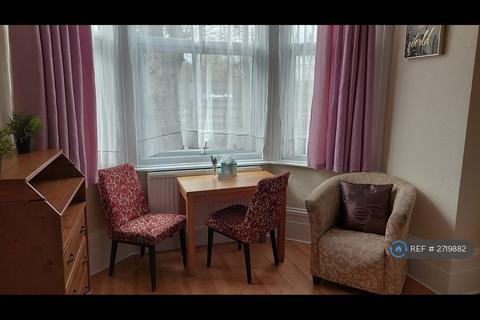 undefined, Green Lanes, Haringey, N4